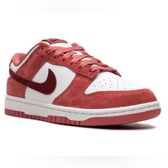 Nike Dunks low Valentines Day sneakers - Picture 1 of 6